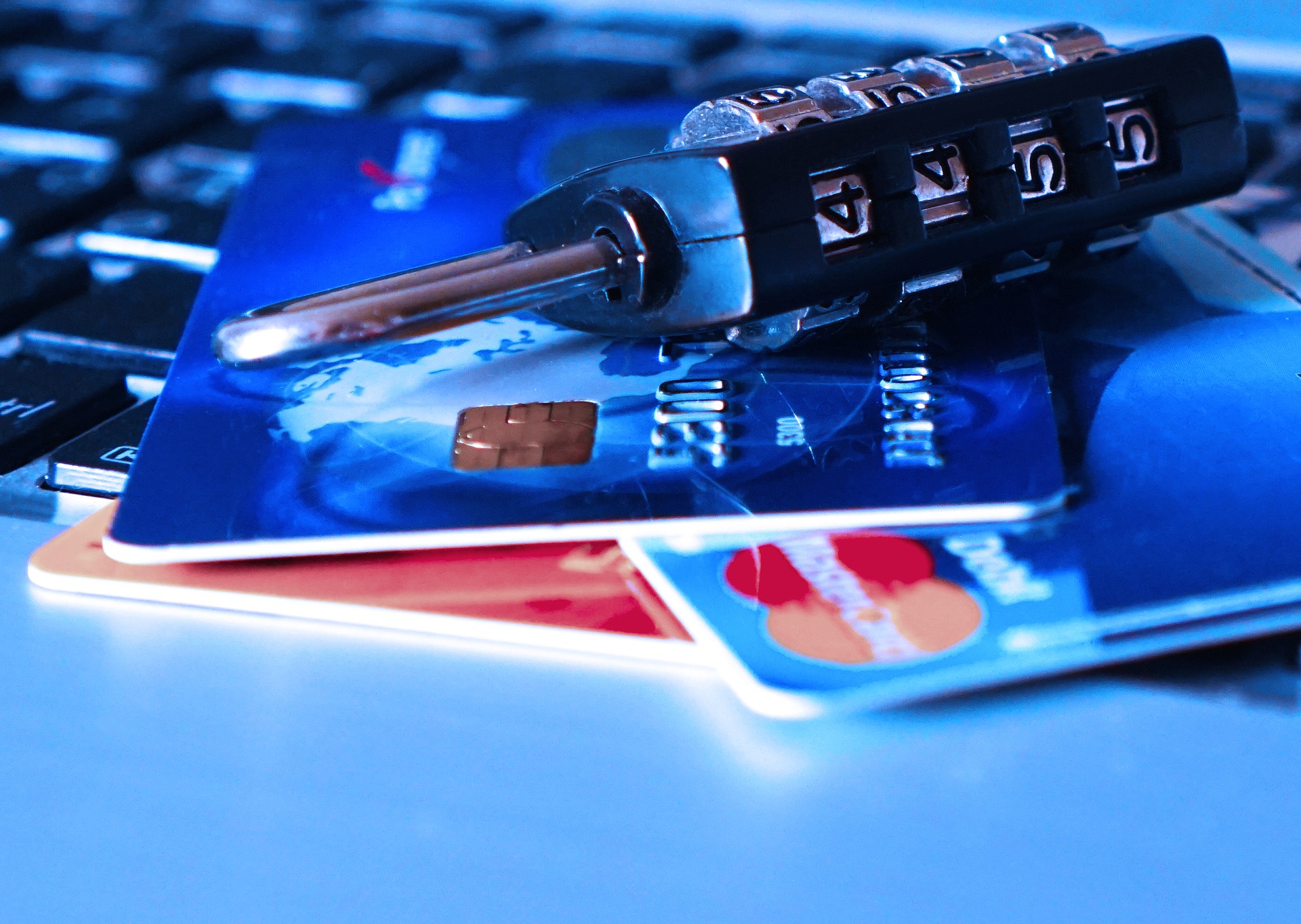 Empresa detecta fraudes com mais de 770 mil cartões de crédito desde janeiro