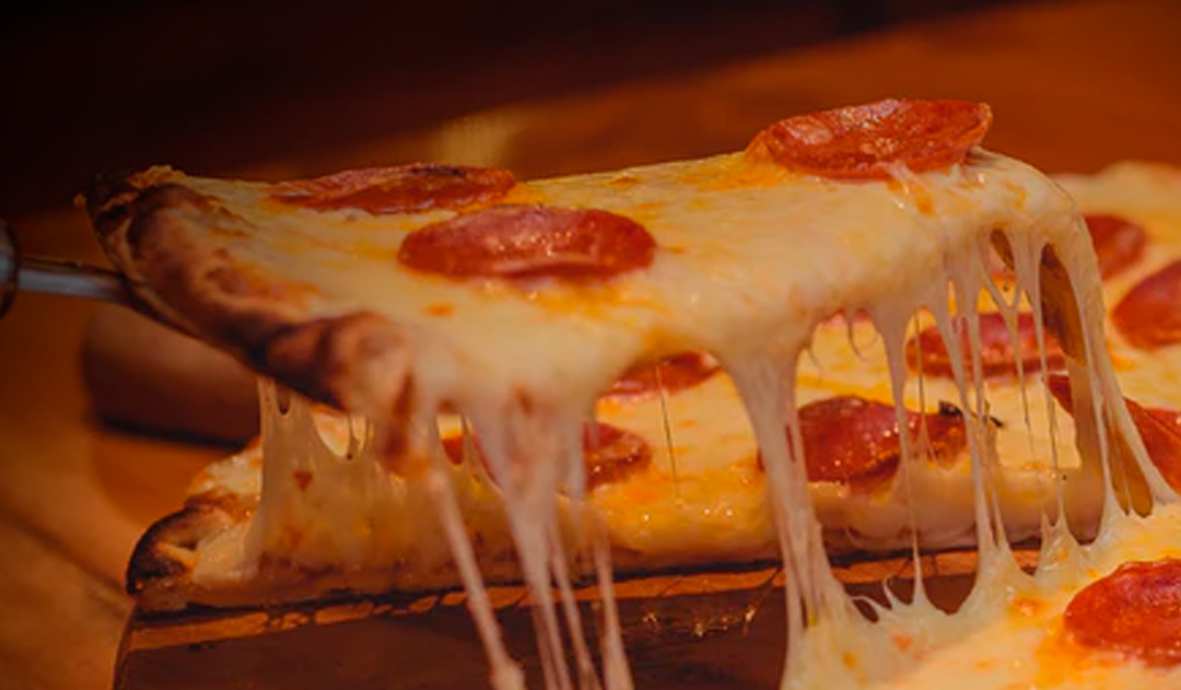 Rei Pizza Delivery tem atendimento online, rápido e prático em Serra Negra