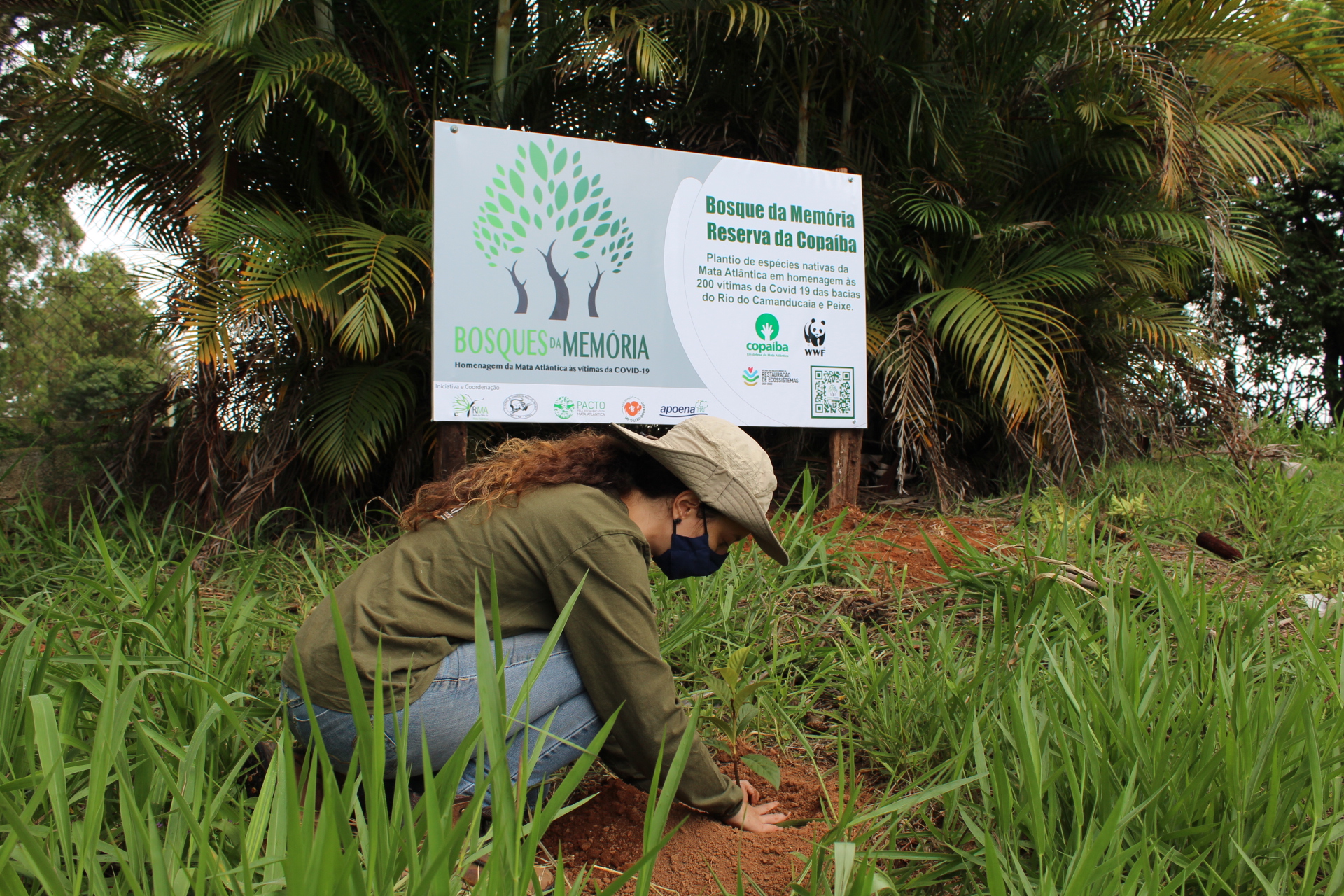 Copaíba homenageia vítimas da Covid-19 com plantio árvores