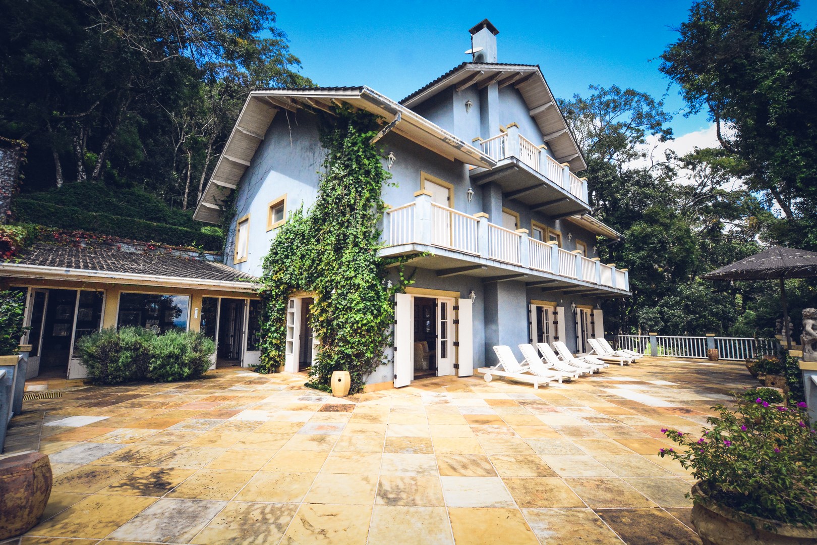Villa Coração Guest House tem trutas em lago natural e anuncia tarifas especiais de casal