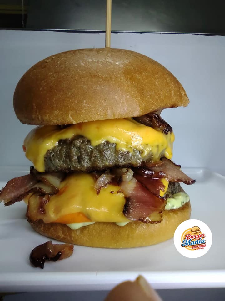 Burger Mania tem opções Gourmet com Hambúrguer 100% carne