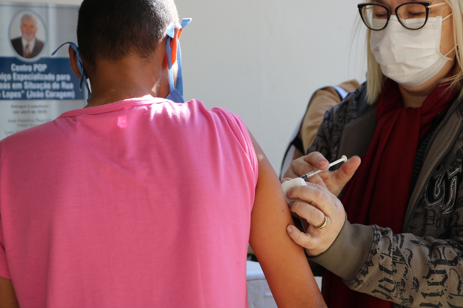 Saúde inicia vacinação de pessoas em situação de rua