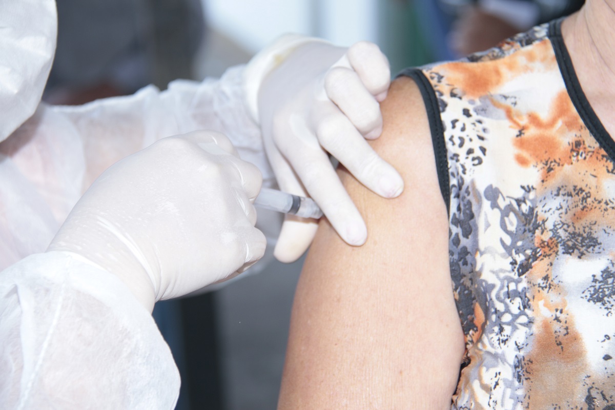 Jaguariúna suspende vacinação contra a Covid-19, para o público de 37 anos