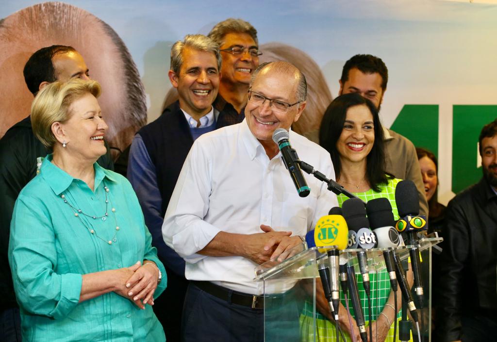 Geraldo Alckmin participa de live com a presidente da Santa Casa Anna Cintra