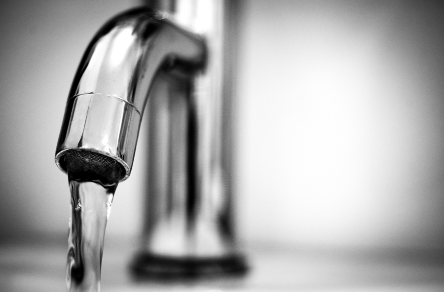 Crise hídrica: Como reduzir o consumo de água e, de quebra, economizar no bolso