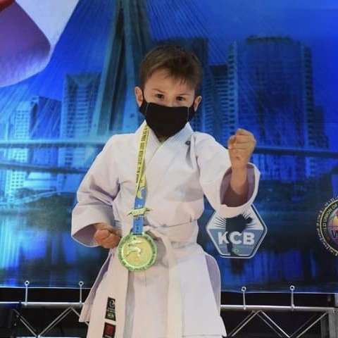 Karateca Serrano de seis anos de idade já é destaque em competições
