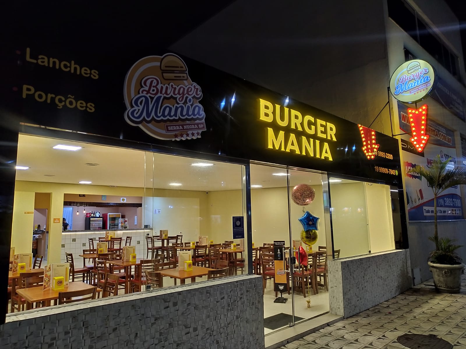 Com novo espaço e cardápio especial, Burger Mania está pronto para lhe atender, neste domingo
