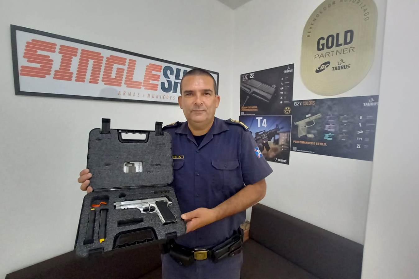 Guarda Municipal recebe doação de pistola 9 milímetros