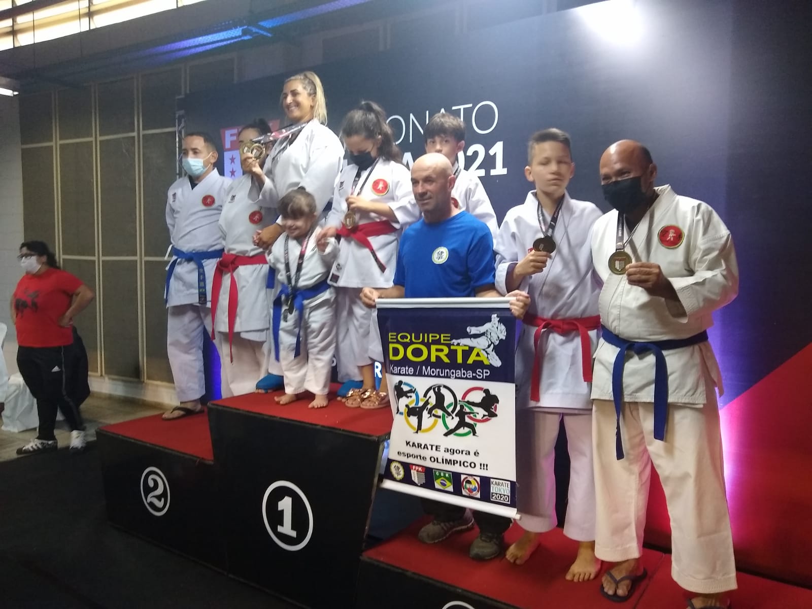 Equipe de Karatê de Morungaba conquista sete medalhas