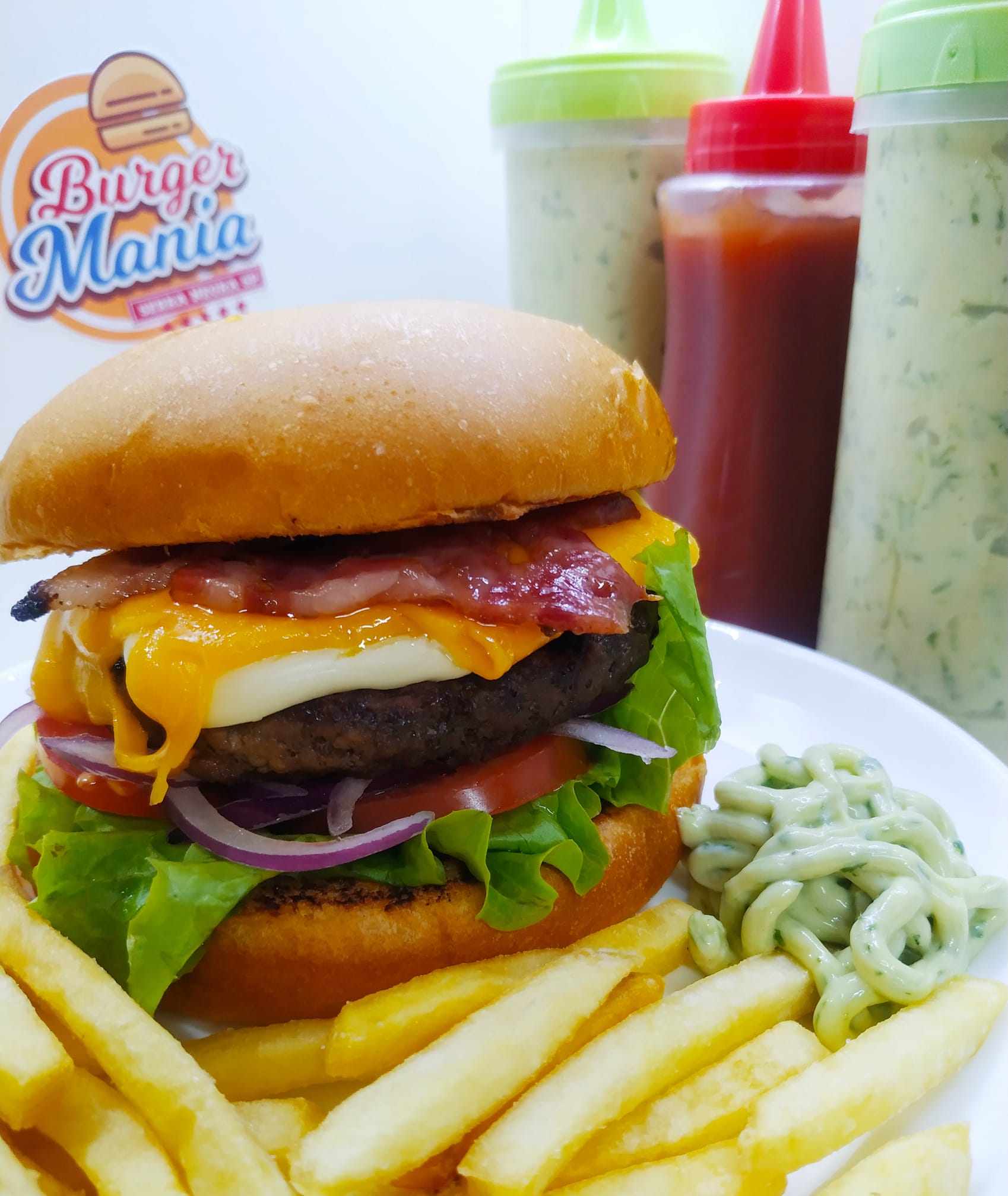 Burger Mania Serra Negra é opção de hambúrguer artesanal 100% carne