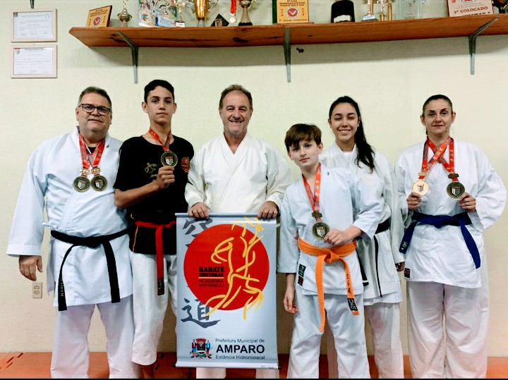 Karatê de Amparo tem medalhistas no Campeonato Paulista