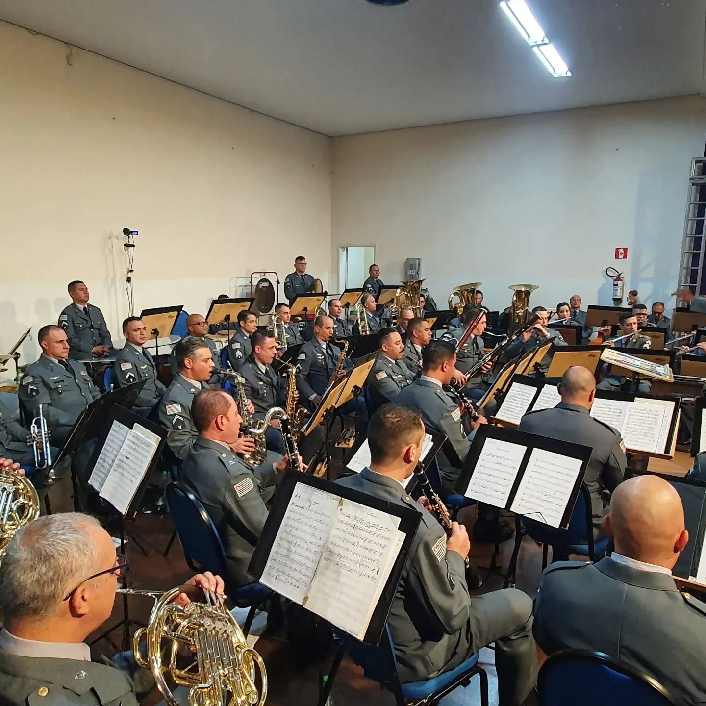 Banda Sinfônica da Polícia Militar toca na noite de hoje em Serra Negra