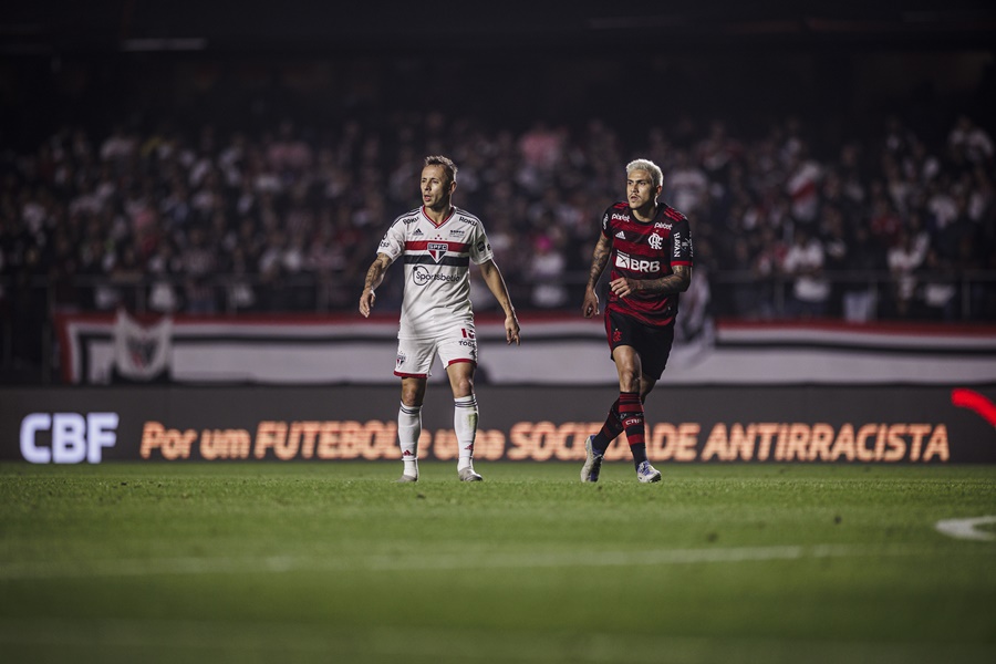 Flamengo e Corinthians são favoritos à final da Copa do Brasil, aponta Betfair