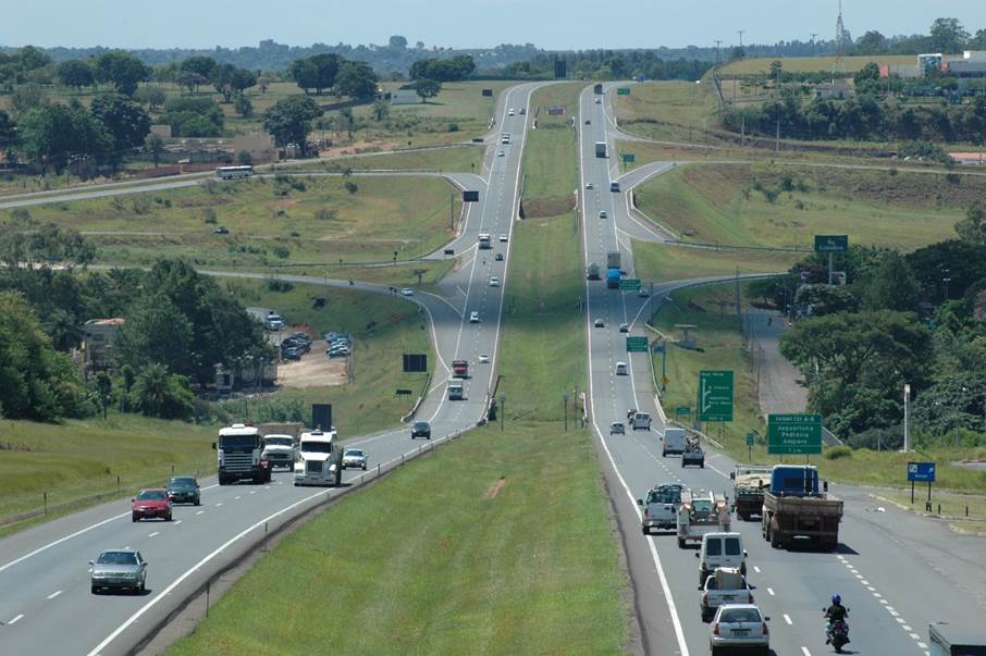Mais de 500 mil veículos devem trafegar pelas estradas da Renovias na Operação Proclamação da República