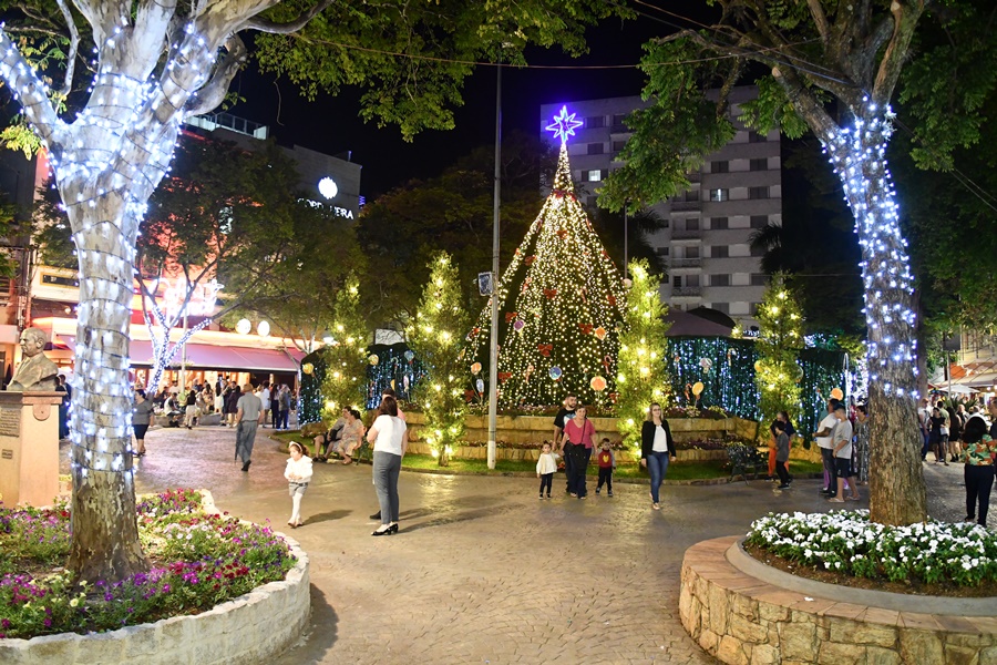 Natal Luzes da Serra apresenta mais de 30 pontos decorados e iluminados com cerca de 1 milhão de lâmpadas