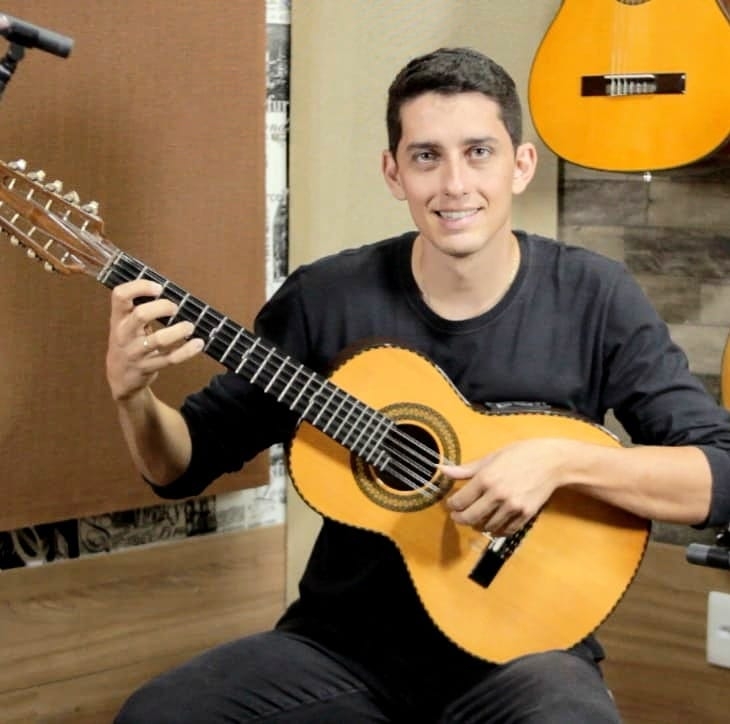 Lucas Campaci é atração musical no Luzes na Serra