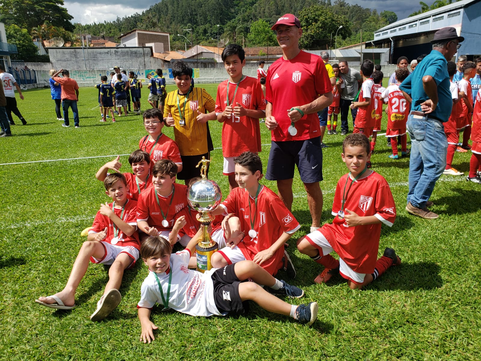 Associação Atlética Serrana fecha a temporada com vice e amistosos