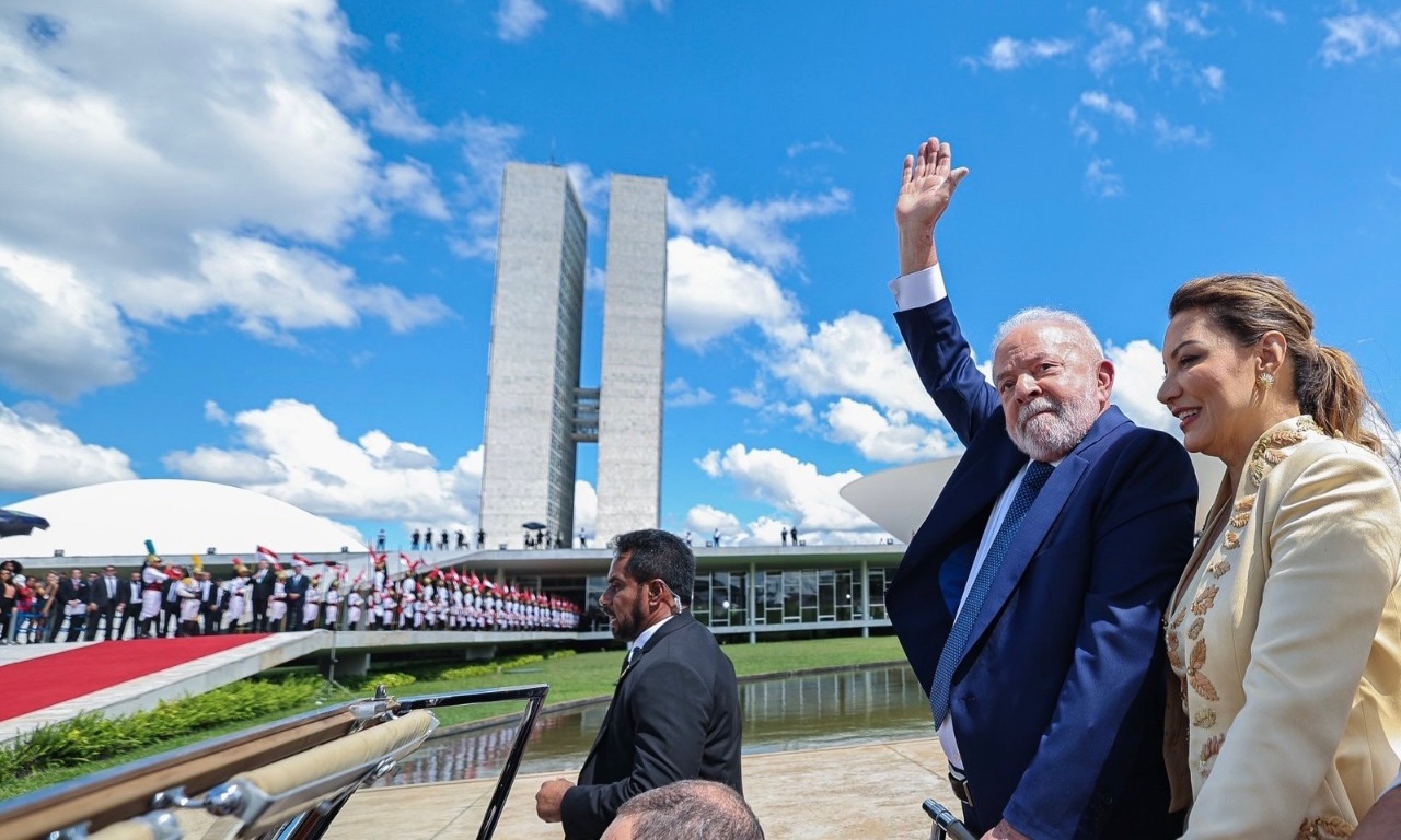 Lula cumpre promessas e revoga decretos de Bolsonaro