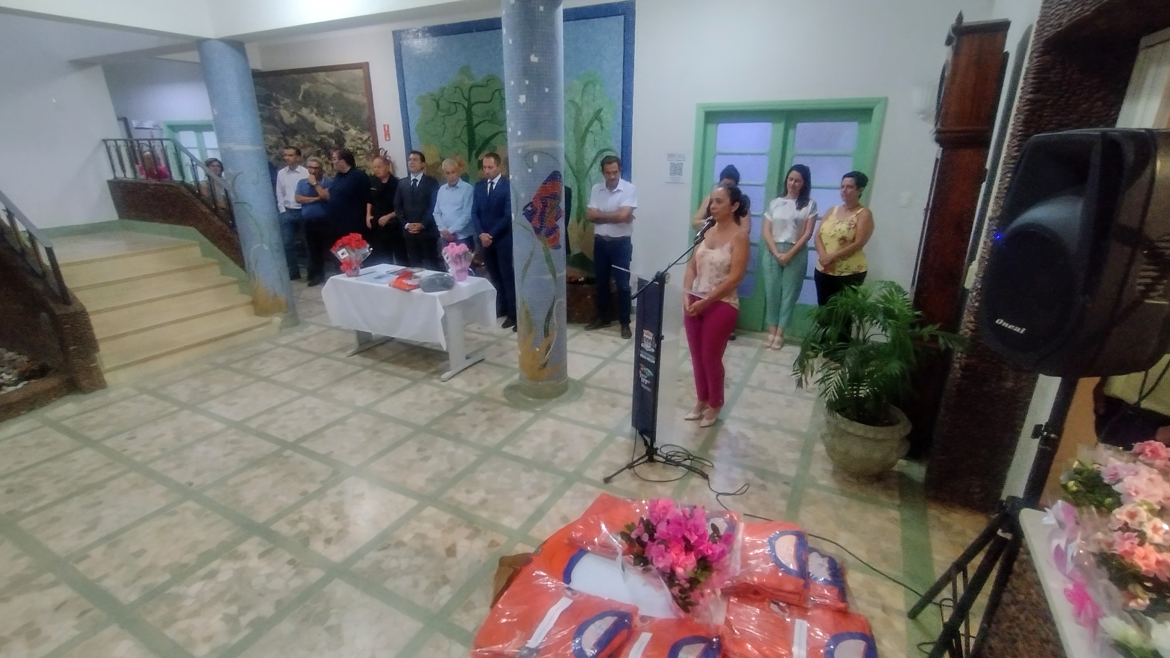 Mulheres atendidas pelos serviços socioassistenciais de Serra Negra cuidarão dos jardins das praças do município   
