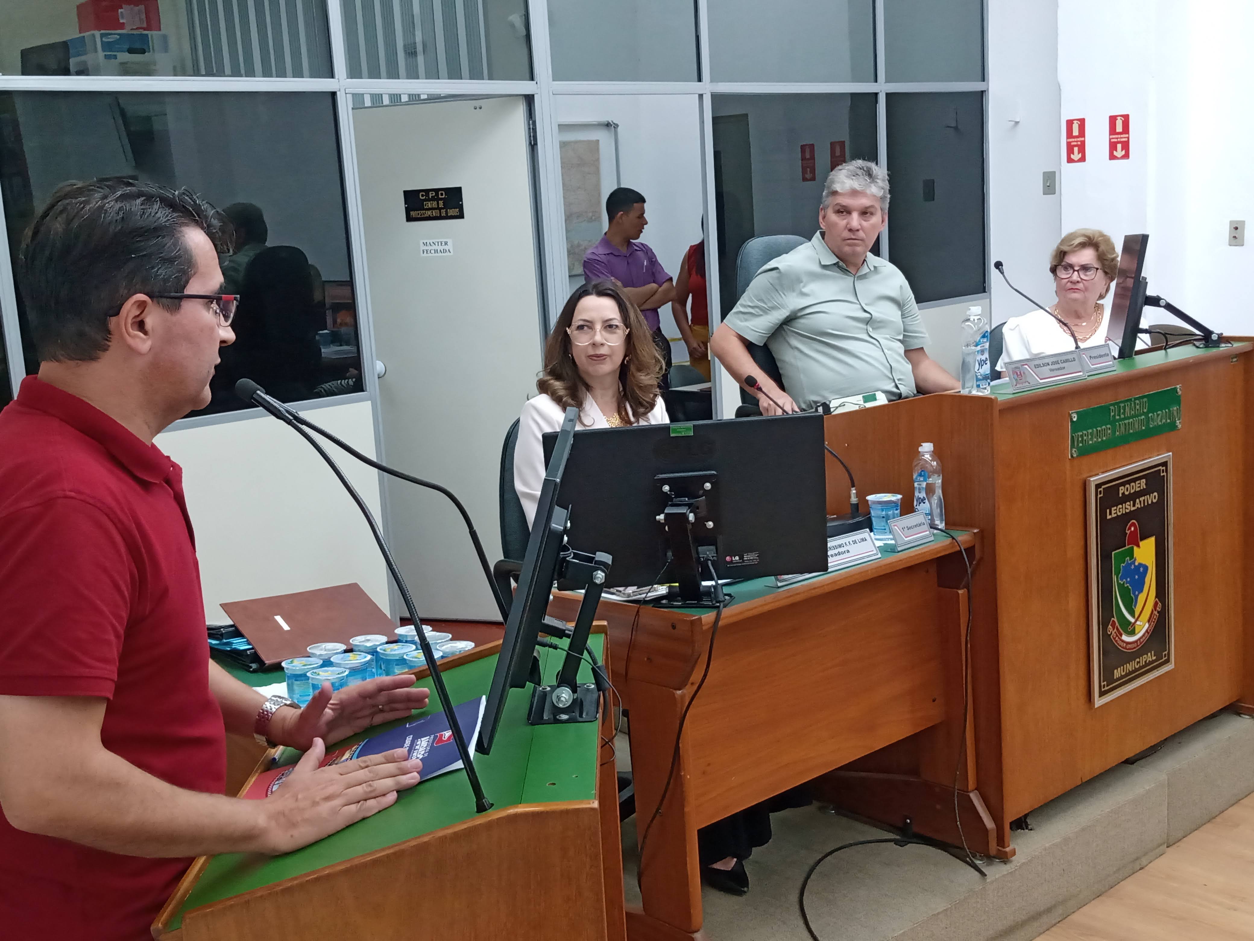 Câmara de Amparo abre trabalhos legislativos de 2023 com a presença do prefeito