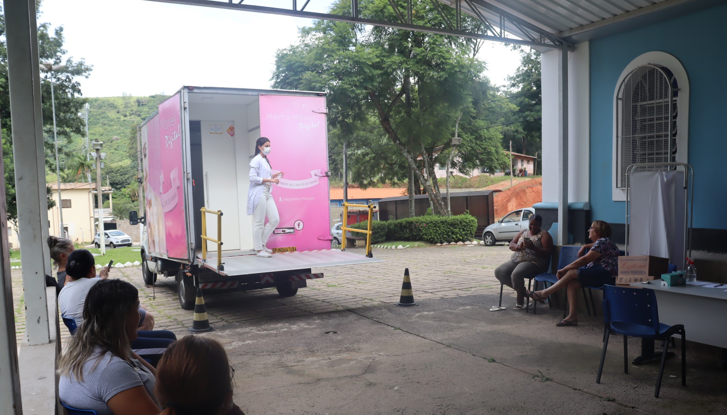 Caminhão de mamografia atende cerca de 150 mulheres