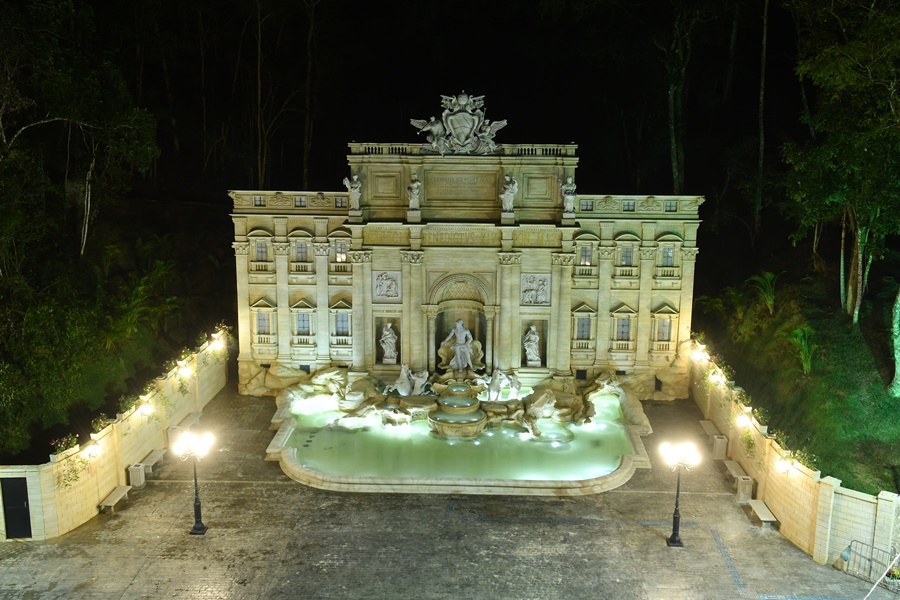 Prefeitura inaugura a réplica da Fontana di Trevi na próxima semana