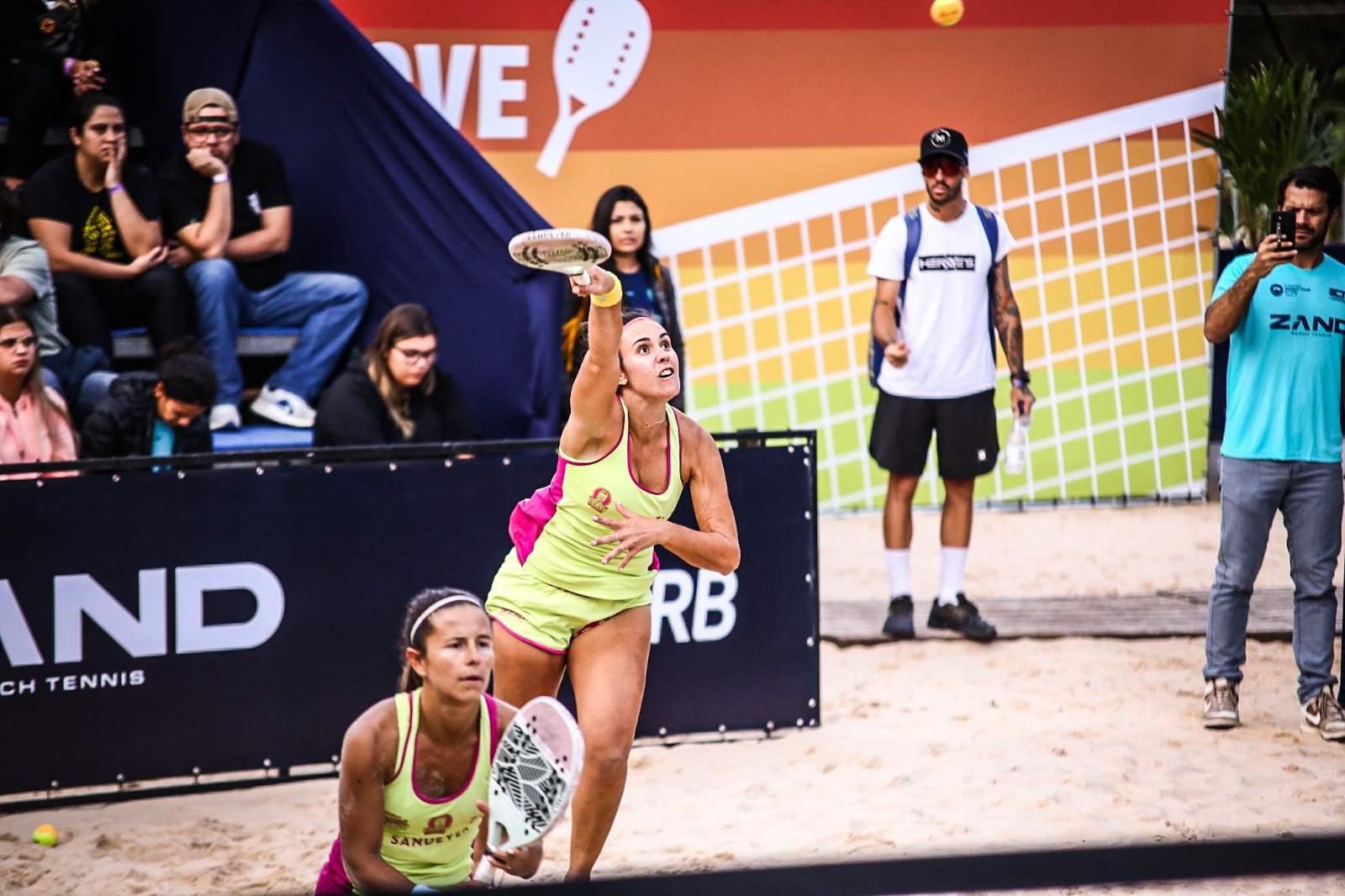  Atuais campeãs mundiais, brasileira Rafaella Miiller e venezuelana Patrícia Diaz buscarão o título no Sand Series de Valinhos (SP) e o topo do ranking