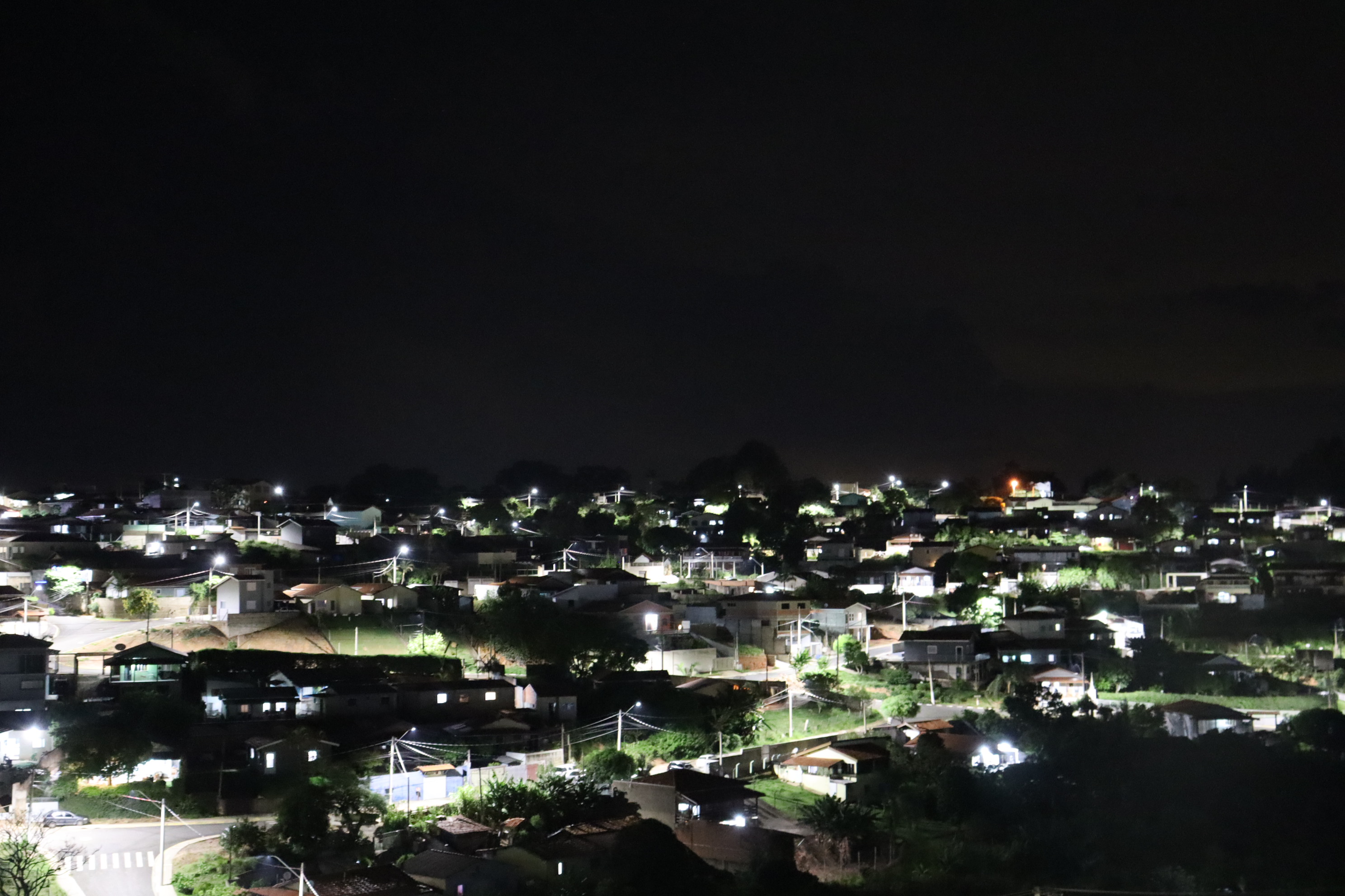 Prefeitura instalou 2.552 luminárias de led em Serra Negra