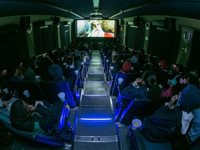 Cine Renovias exibe filmes gratuitos para cidades da região