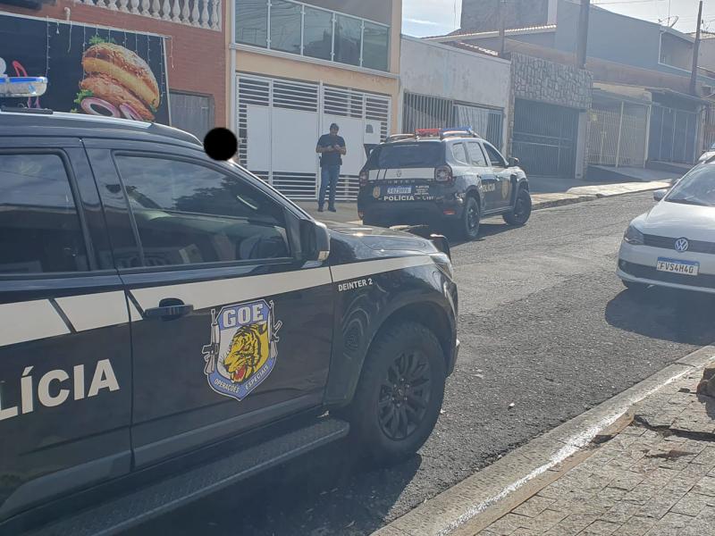 Polícia Civil de Serra Negra detém suspeitos de roubos em loja de celular